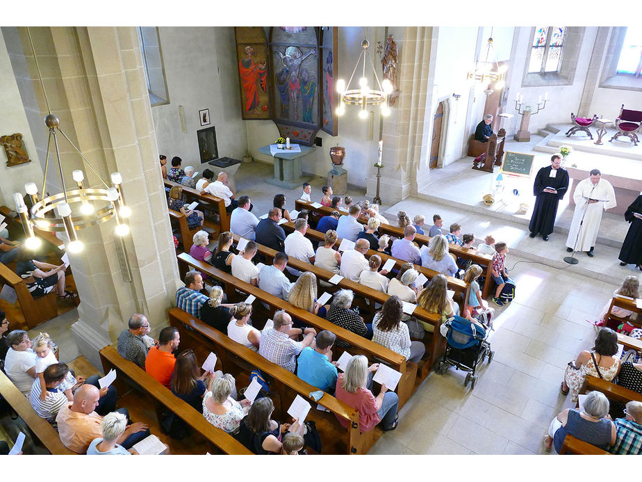 Ökumenischer Einschulungsgottesdienst in St. Crescentius (Foto: Karl-Franz Thiede)